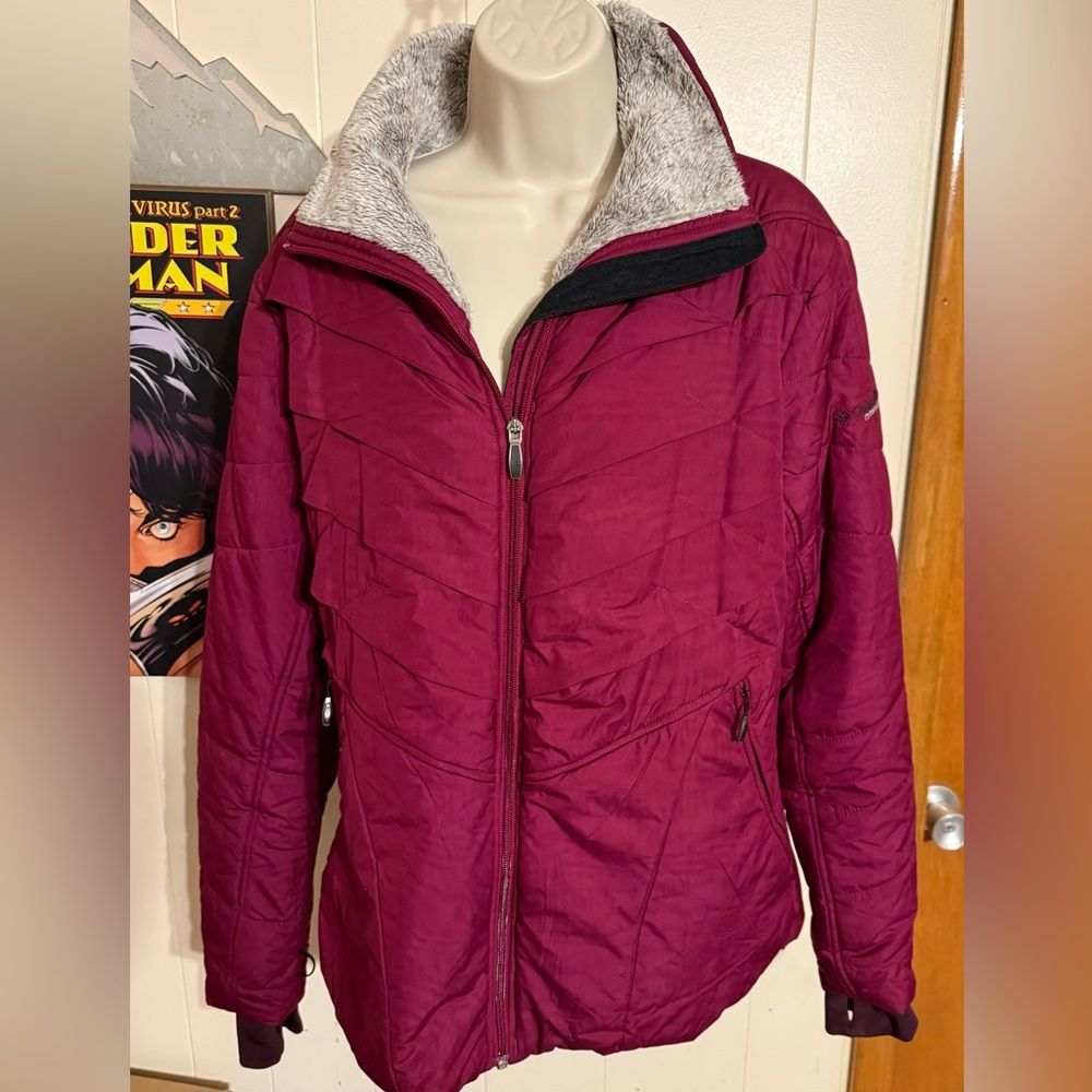 Columbia Titanium Interchange XL coat with all the detail! Deep pockets!